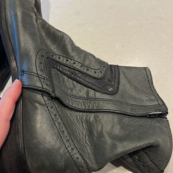 Politix men’s boots size 42, gray excellent condition leather high end brand. main image 4